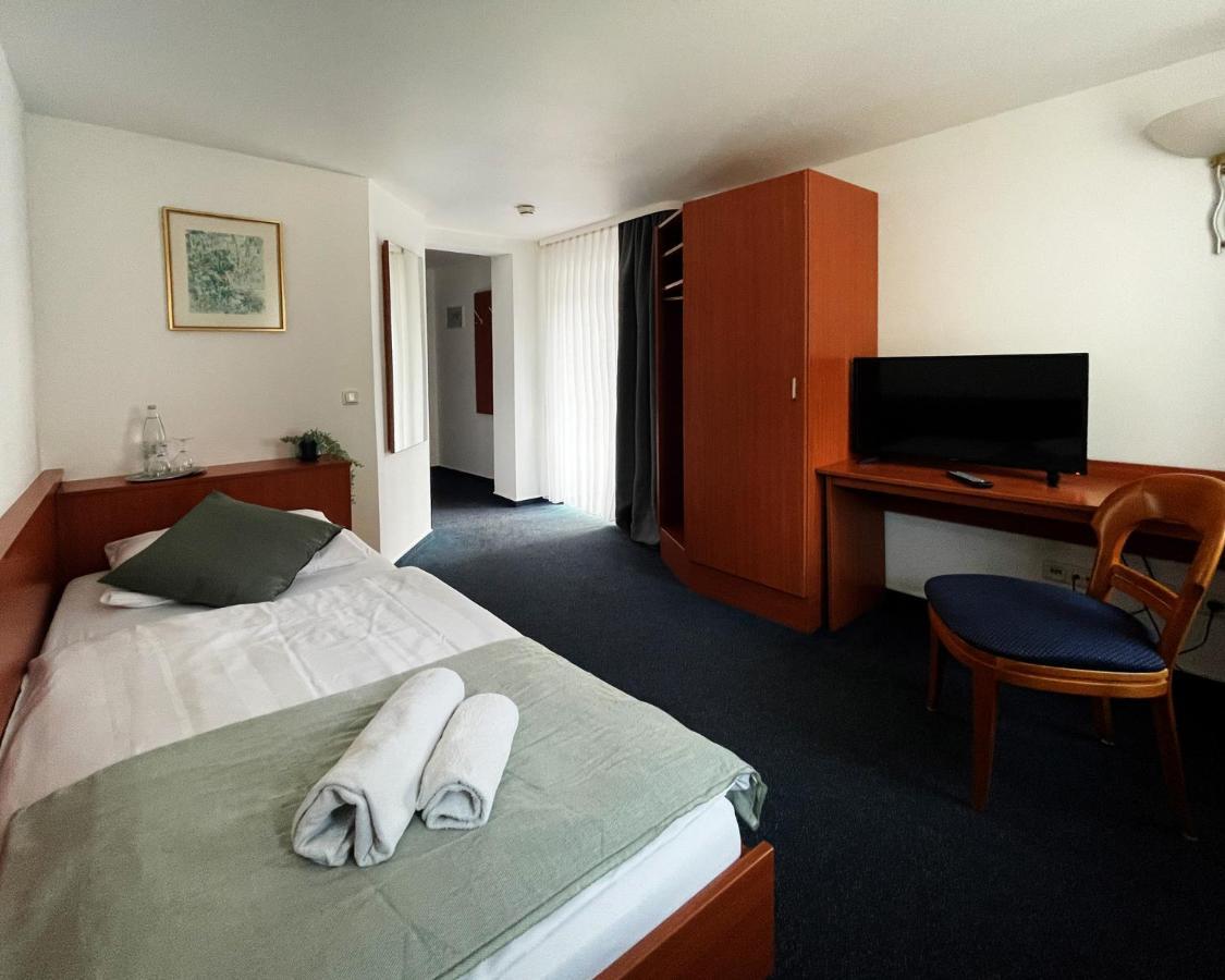 Hotel Am Malerwinkel Wertheim Extérieur photo