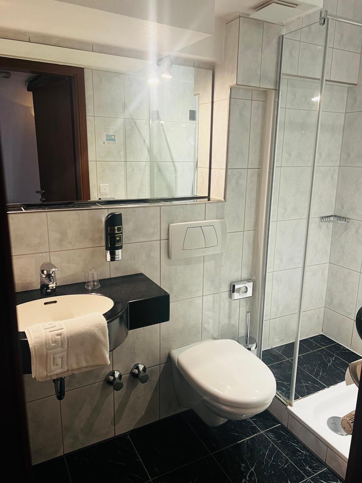 Hotel Am Malerwinkel Wertheim Extérieur photo