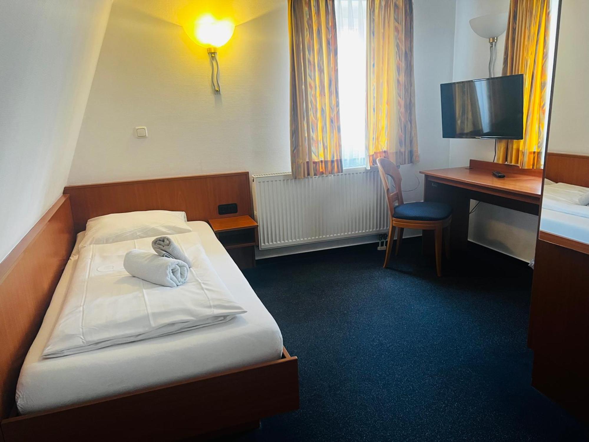 Hotel Am Malerwinkel Wertheim Extérieur photo